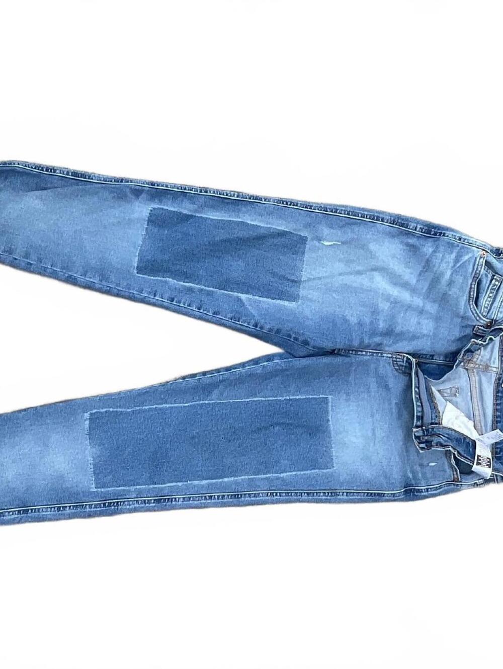 Levi Light Wash Patch Knee Jeans Size Unknown
